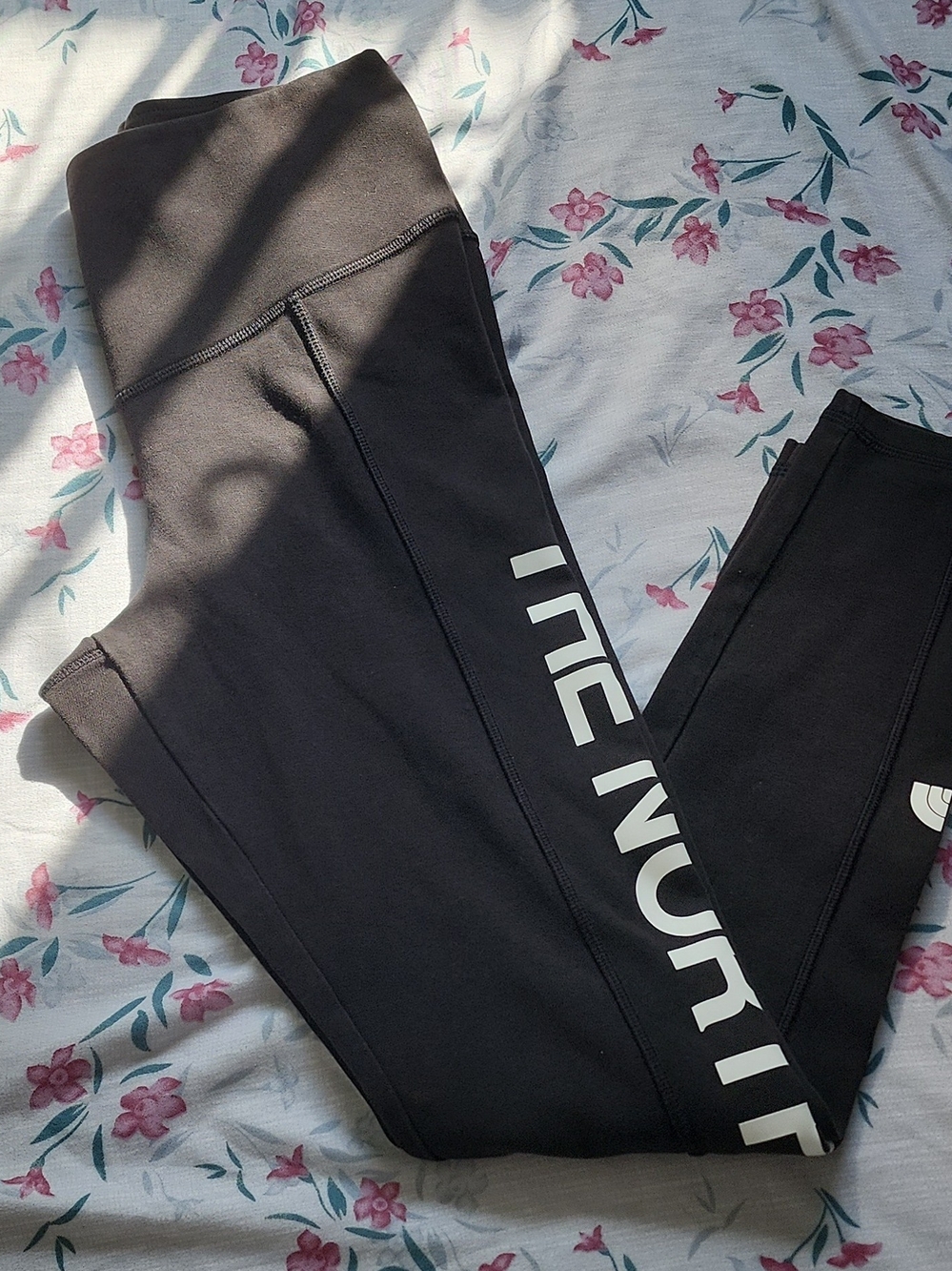 The North Face Womens Black Flex Graphic  Leggings  Size Large L